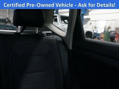 Certified 2025 Volkswagen Taos SE image 59