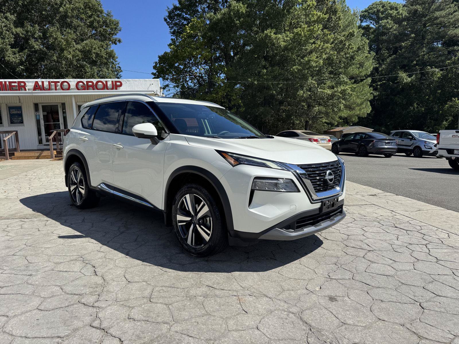 Used 2023 Nissan Rogue SL FWD image 1