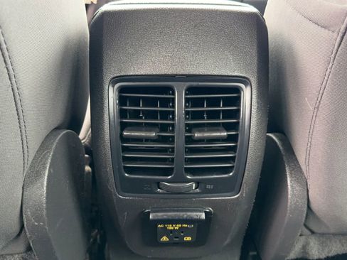 Used 2016 Ford C-MAX SE w/ Interior Protection Package image 28