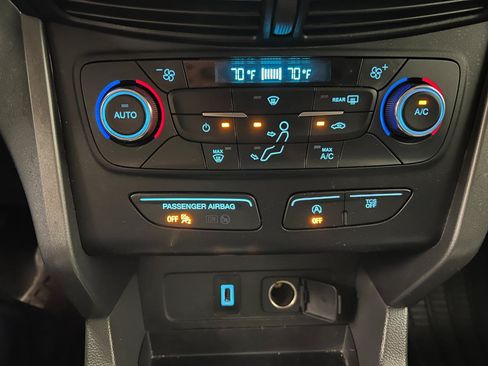 Used 2017 Ford Escape SE AWD/4WD image 41
