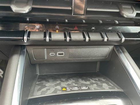 Used 2023 GMC Canyon AT4 w/ AT4 Premium Package image 34