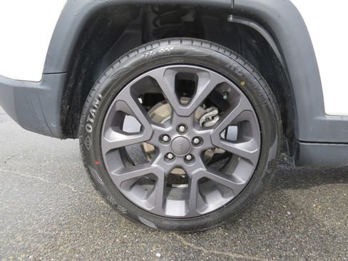 Certified 2021 Jeep Compass Latitude image 11