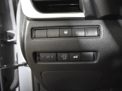Used 2023 Nissan Rogue SL AWD/4WD image 14