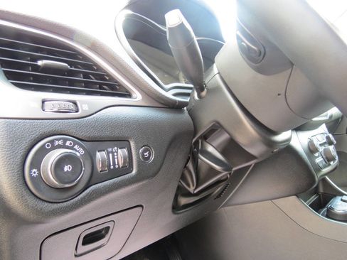 Used 2022 Jeep Cherokee Latitude Lux AWD/4WD image 18