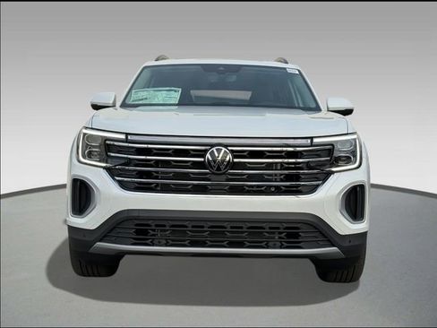 New 2026 Volkswagen Atlas SE image 2
