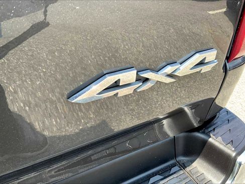 Used 2022 RAM 1500 Laramie image 9