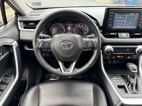 Used 2019 Toyota RAV4 XLE Premium w/ Cold Weather Package AWD/4WD image 11