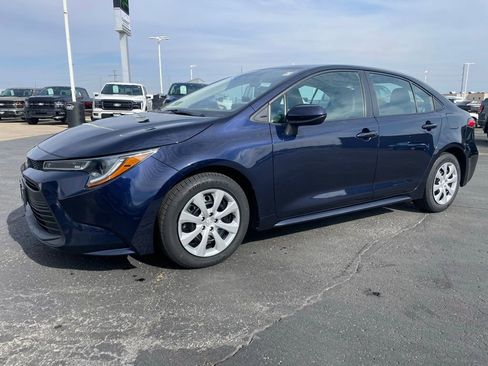Used 2024 Toyota Corolla LE image 6