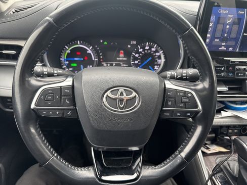Used 2021 Toyota Highlander Limited image 17