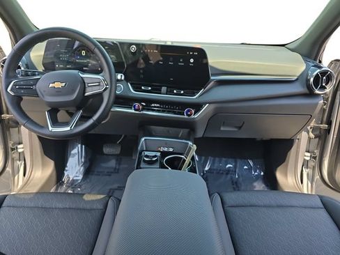 Used 2026 Chevrolet Equinox LT w/ Convenience Package II AWD/4WD image 13