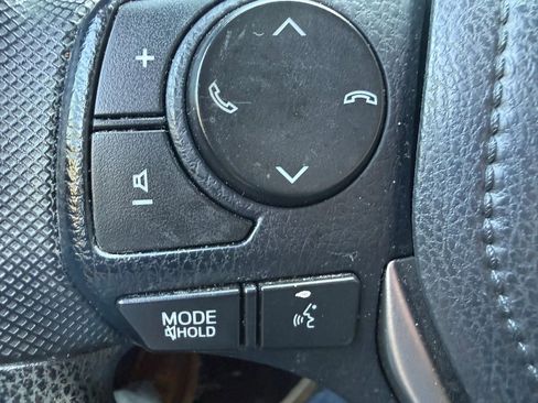 Used 2017 Toyota RAV4 LE image 12