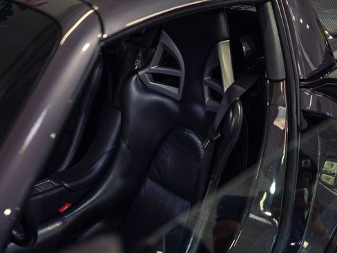 Used 2005 Porsche Carrera GT RWD image 39