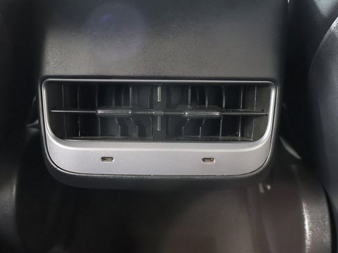 Used 2021 Tesla Model Y Long Range image 50