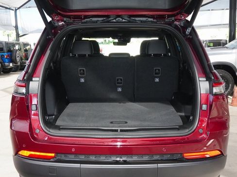 New 2025 Jeep Grand Cherokee 4WD image 13