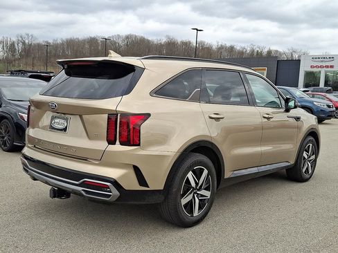 Used 2021 Kia Sorento S image 6