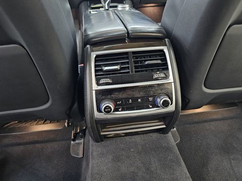 Used 2020 BMW 740i image 28