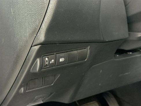 Certified 2023 Toyota Corolla Cross LE image 14