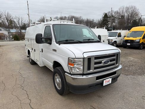 Used 2021 Ford E-350 and Econoline 350 Super Duty w/ Power Windows & Locks Group image 18