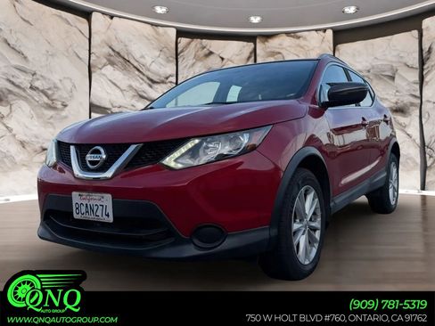 Used 2017 Nissan Rogue Sport SV image 1