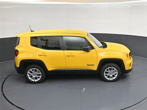 Used 2023 Jeep Renegade Latitude image 38