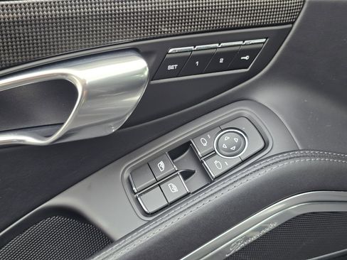 Used 2017 Porsche 911 Turbo image 37