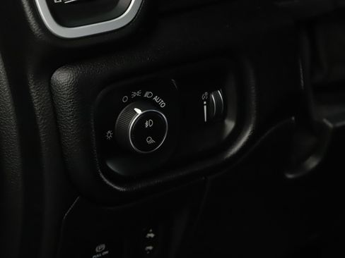 Used 2020 RAM 1500 Big Horn image 8