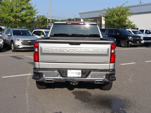 Used 2024 Chevrolet Silverado 1500 LTZ w/ Z71 Off-Road Package AWD/4WD image 9