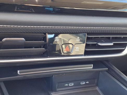 Used 2024 Volkswagen Atlas SE image 20