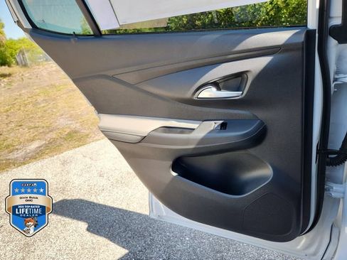 New 2026 Buick Envista Avenir FWD image 10