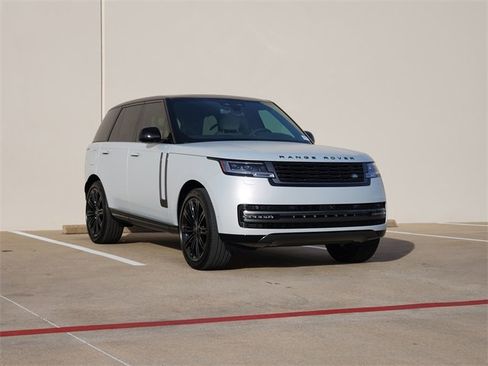 New 2026 Land Rover Range Rover SE image 2