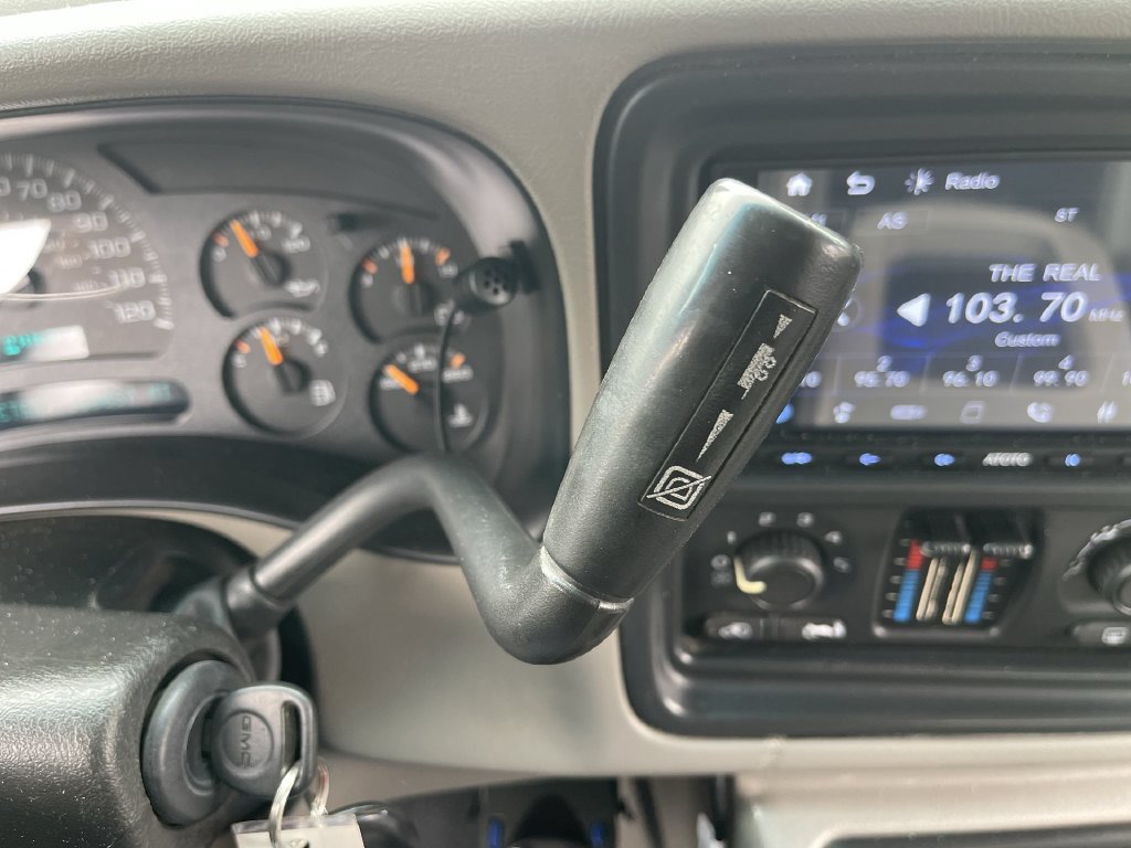 Used 2004 GMC Sierra 2500 SLE w/ Heavy-Duty Power Package AWD/4WD image 15