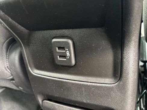 Used 2018 GMC Acadia SLE FWD image 17