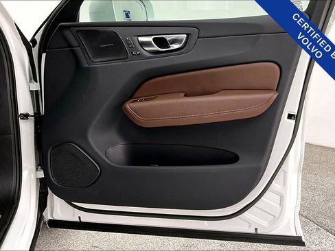 Used 2023 Volvo XC60 B5 Ultimate w/ Protection Package Premier image 25