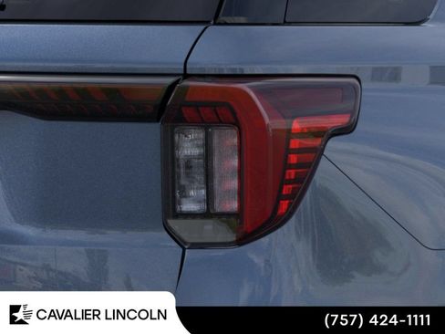 Used 2026 Ford Explorer Active AWD/4WD image 21