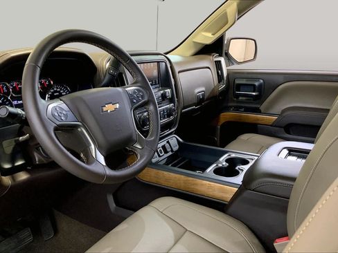Used 2018 Chevrolet Silverado 1500 LTZ AWD/4WD image 17