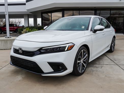 Used 2022 Honda Civic Touring image 4