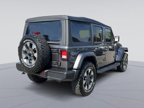 Used 2022 Jeep Wrangler Unlimited Sahara w/ Cold Weather Group image 5