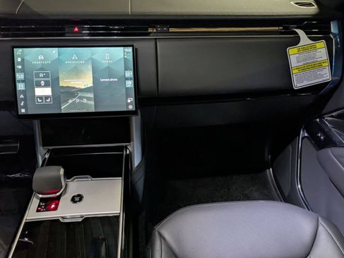 New 2026 Land Rover Range Rover Long Wheelbase SE AWD/4WD image 28