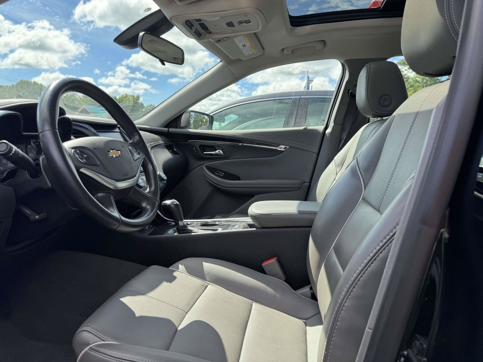 Used 2019 Chevrolet Impala Premier FWD image 12