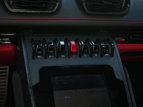 Used 2020 Lamborghini Huracan EVO AWD/4WD image 12