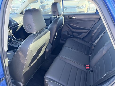 Certified 2023 Volkswagen Jetta SE w/ Panoramic Sunroof Package image 12