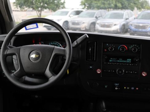 Used 2025 Chevrolet Express 3500 LT w/ LT Preferred Equipment Group RWD image 22