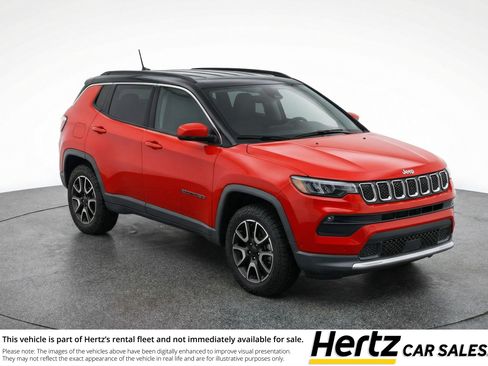 Used 2025 Jeep Compass Trailhawk image 1