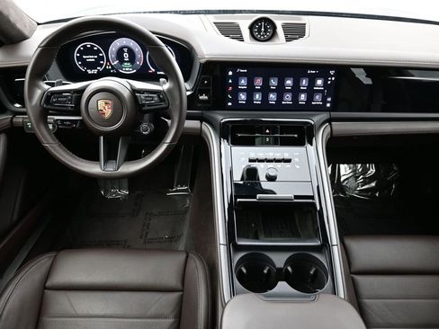 Used 2025 Porsche Panamera 4S image 6