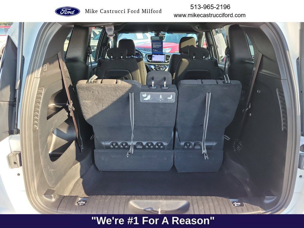 Used 2021 Chrysler Pacifica Touring w/ S Appearance Package FWD image 29
