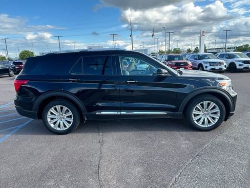 Used 2020 Ford Explorer Limited w/ Class III Trailer Tow Package AWD/4WD image 4