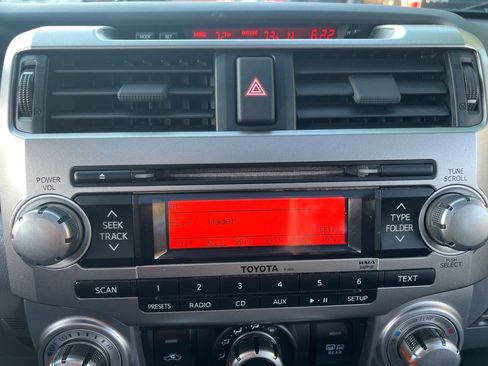 Used 2013 Toyota 4Runner SR5 w/ Convenience Pkg image 29