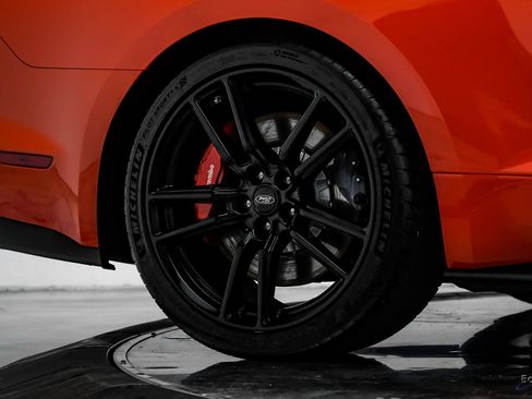 Used 2022 Ford Mustang Shelby GT500 w/ Technology Package RWD image 89