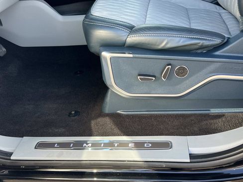 Used 2022 Ford F150 Limited image 22