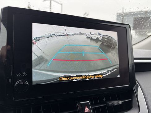 Used 2023 Toyota Corolla Cross LE image 31